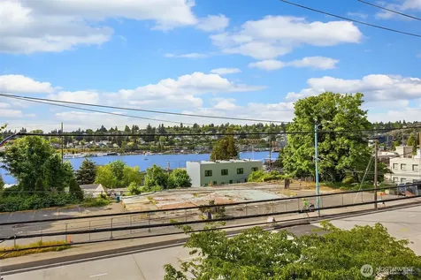2960 Eastlake Avenue E Seattle WA 98102