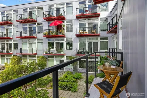 2960 Eastlake Avenue E Seattle WA 98102