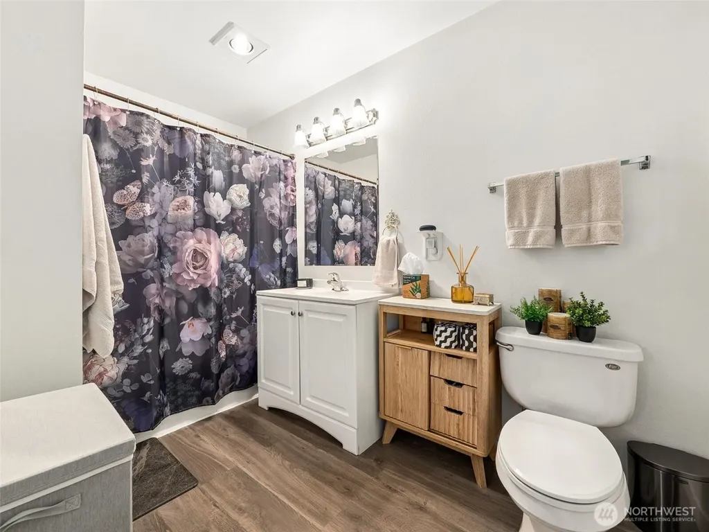 33020 10th Avenue SW Federal Way WA 98023