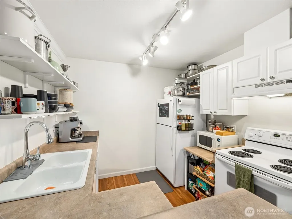 33020 10th Avenue SW Federal Way WA 98023