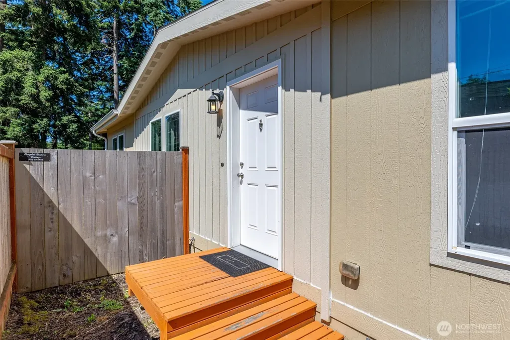 4355 Northgate Drive Oak Harbor WA 98277