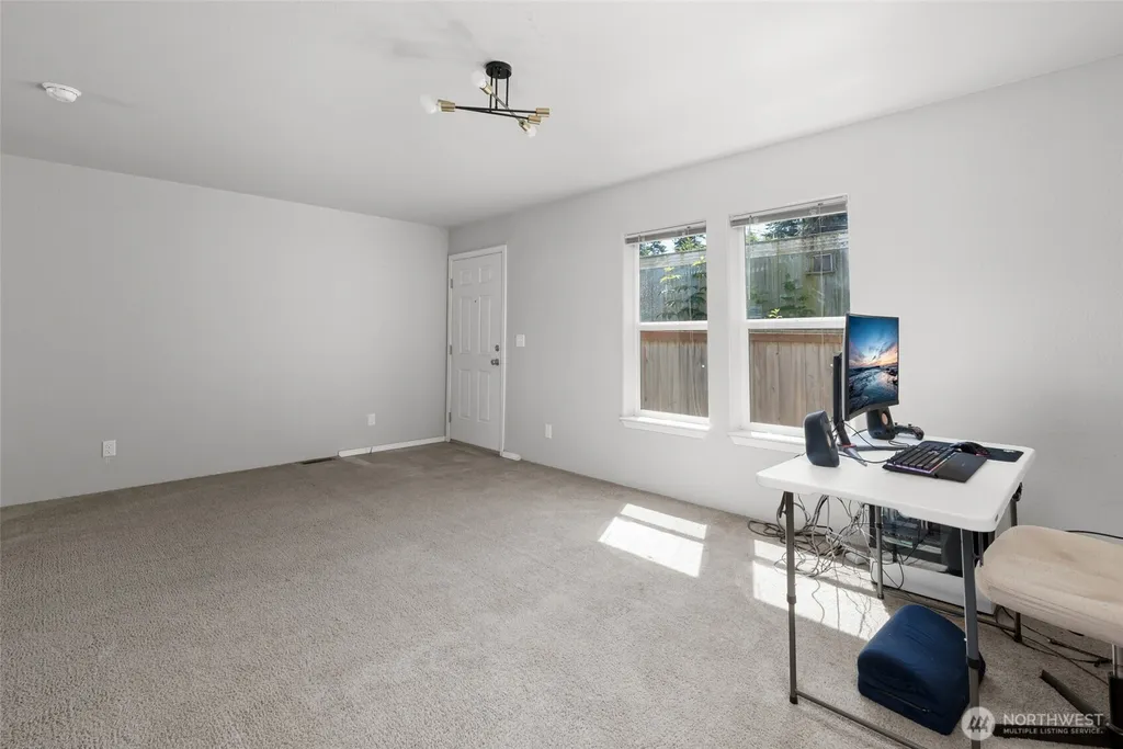 4355 Northgate Drive Oak Harbor WA 98277