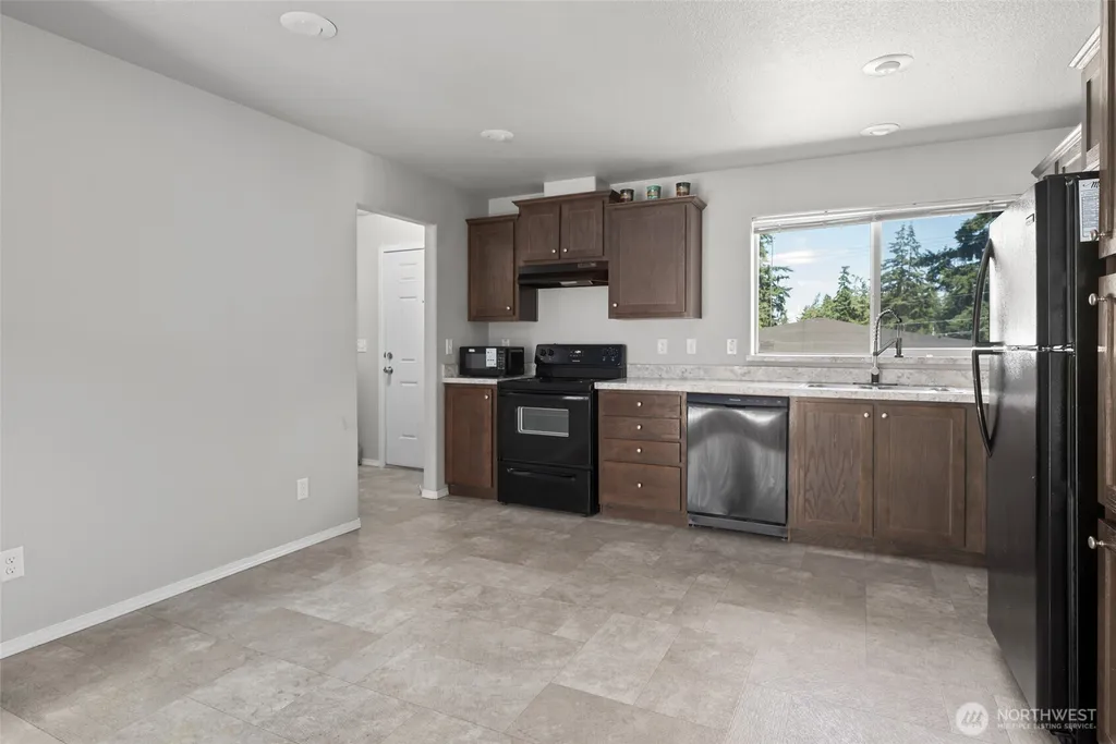 4355 Northgate Drive Oak Harbor WA 98277