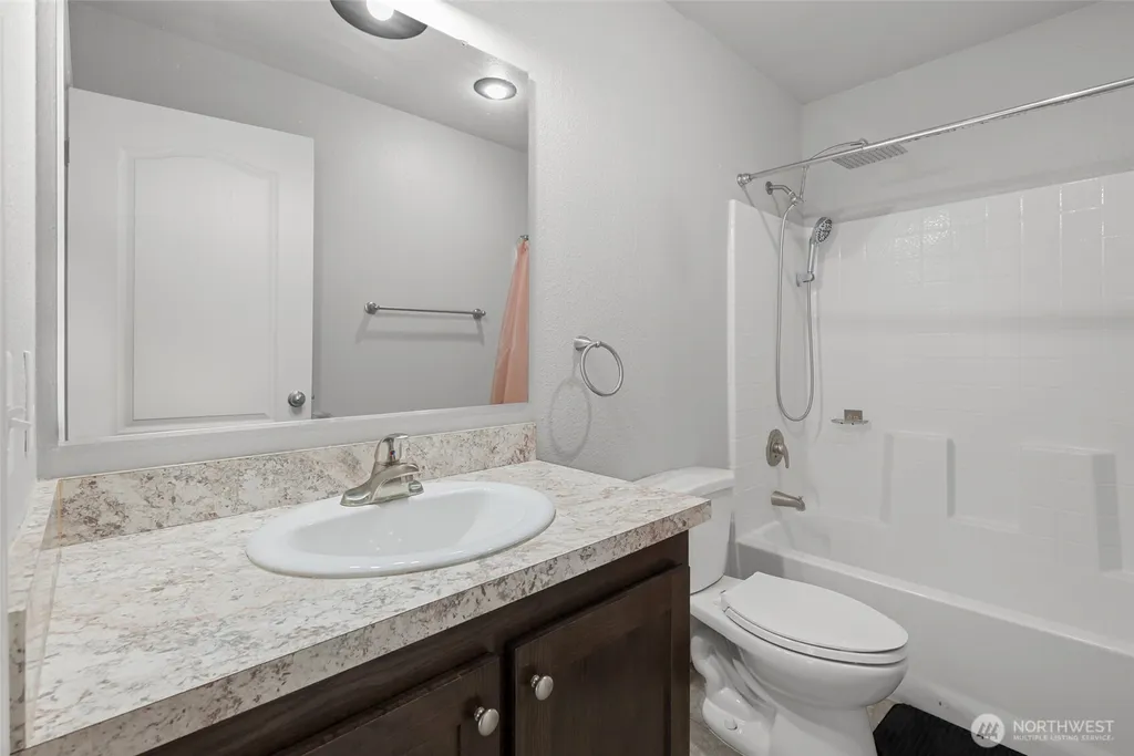 4355 Northgate Drive Oak Harbor WA 98277