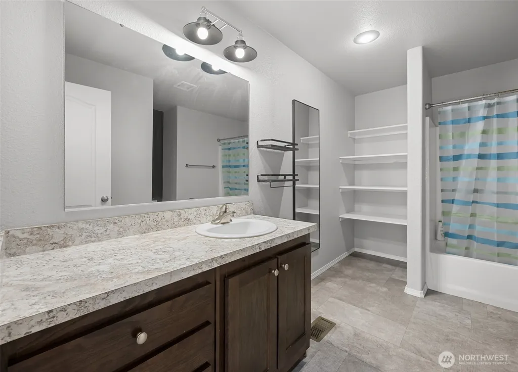 4355 Northgate Drive Oak Harbor WA 98277