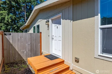 4355 Northgate Drive Oak Harbor WA 98277