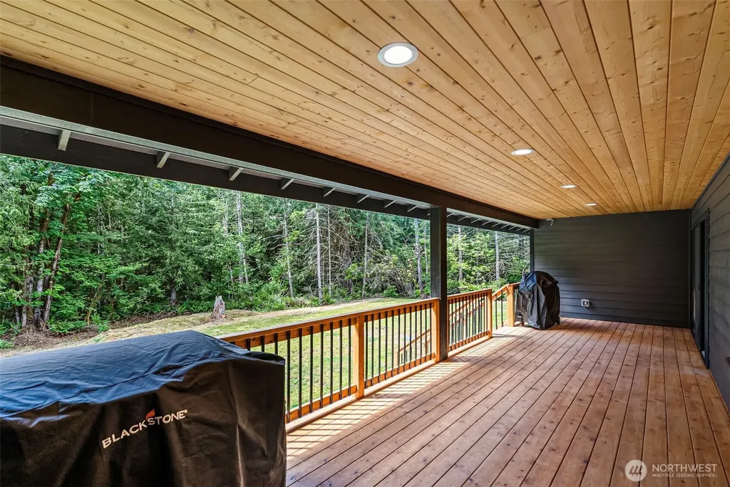 7761 Larson Lane NW Seabeck WA 98380