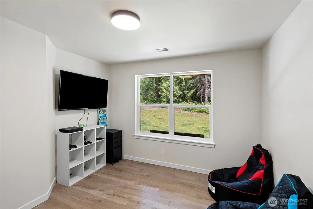 7761 Larson Lane NW Seabeck WA 98380
