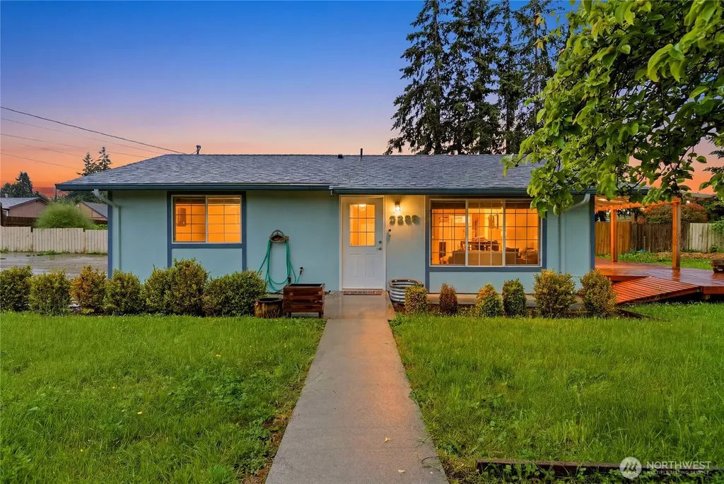 3208 21st Street Everett WA 98201