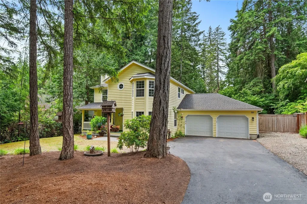 731 E Lakeshore Drive Allyn WA 98524