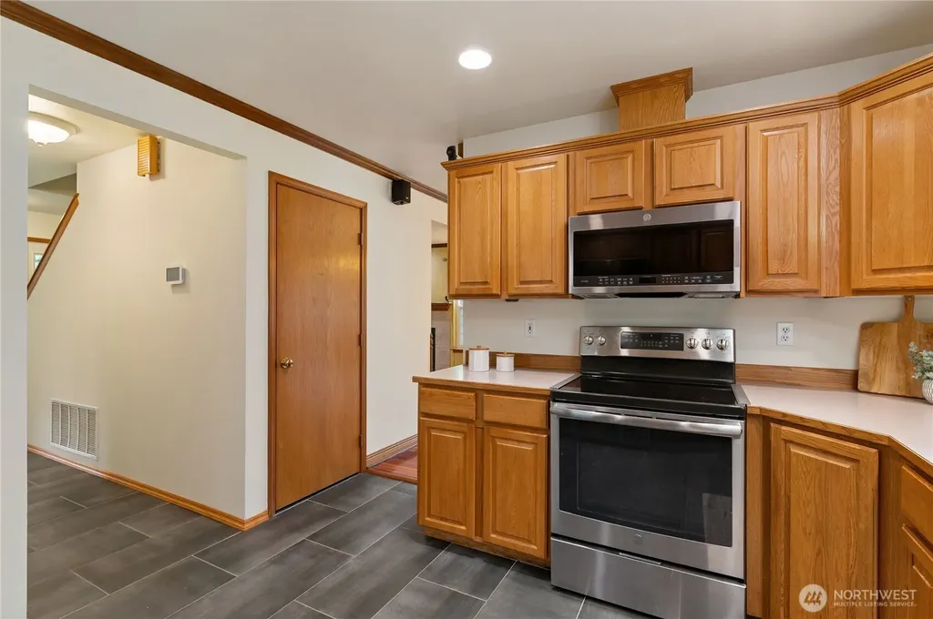 731 E Lakeshore Drive Allyn WA 98524