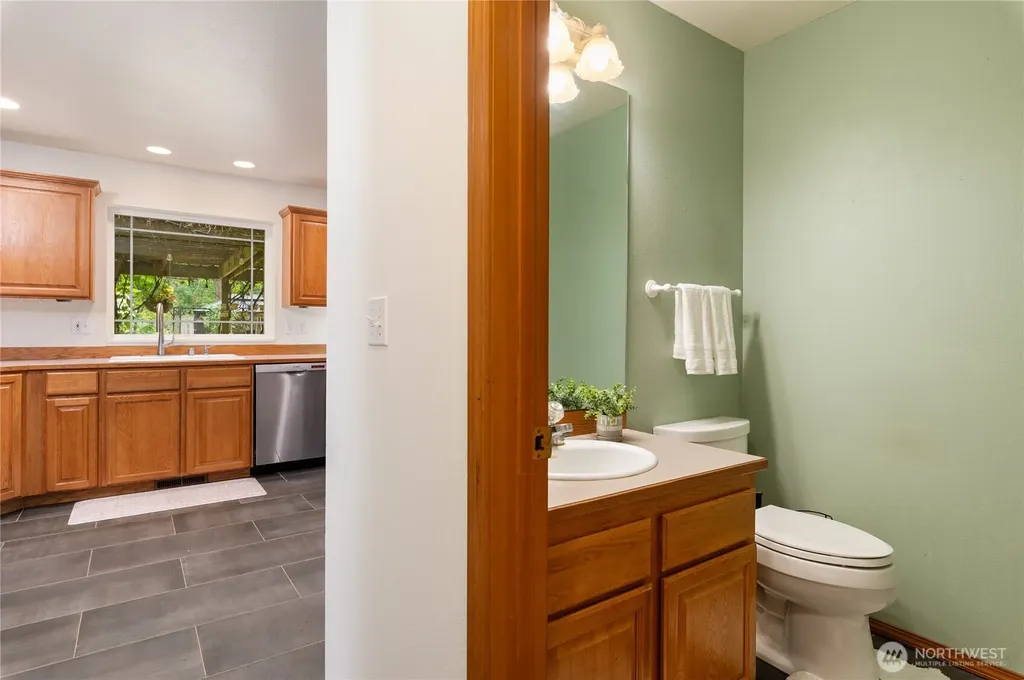 731 E Lakeshore Drive Allyn WA 98524