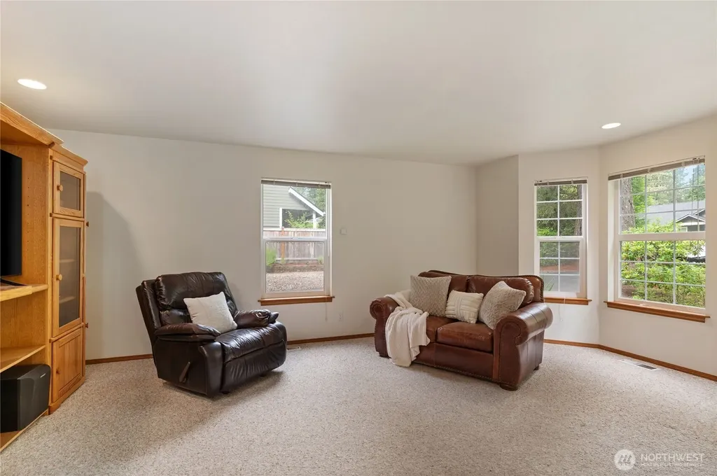 731 E Lakeshore Drive Allyn WA 98524
