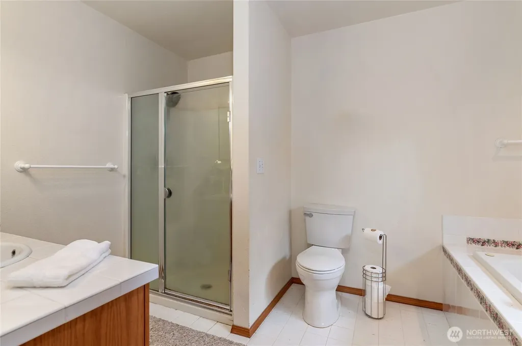 731 E Lakeshore Drive Allyn WA 98524