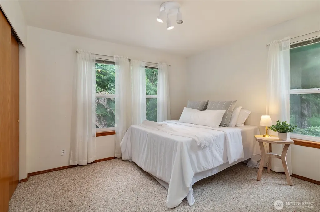 731 E Lakeshore Drive Allyn WA 98524