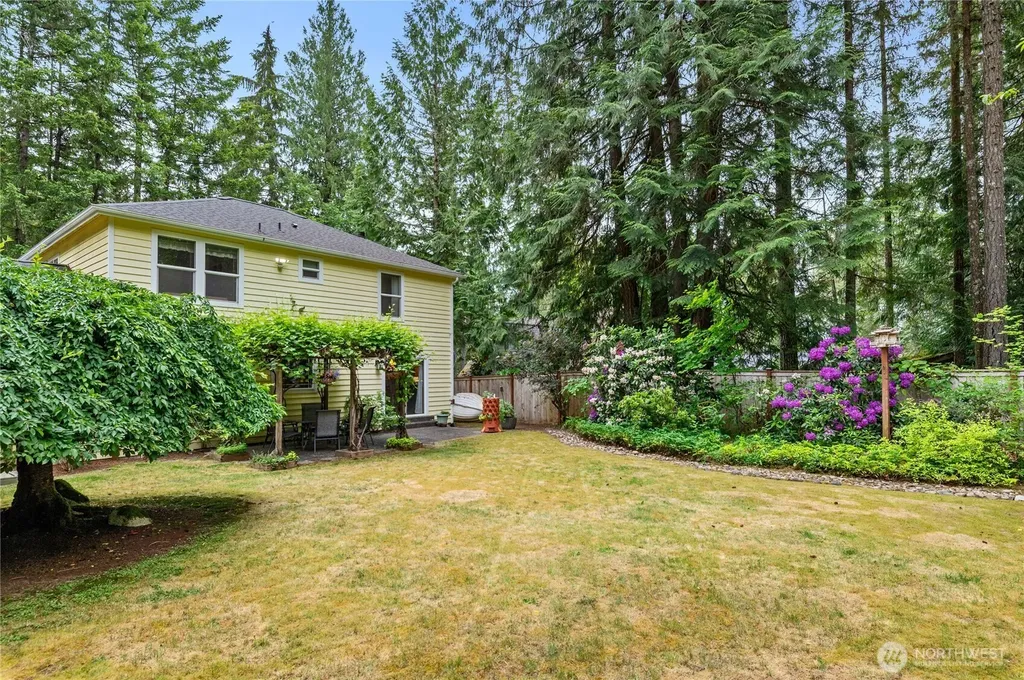 731 E Lakeshore Drive Allyn WA 98524