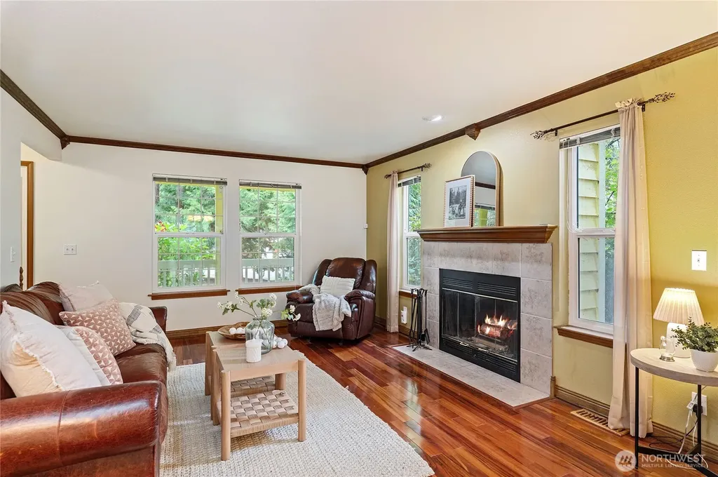 731 E Lakeshore Drive Allyn WA 98524