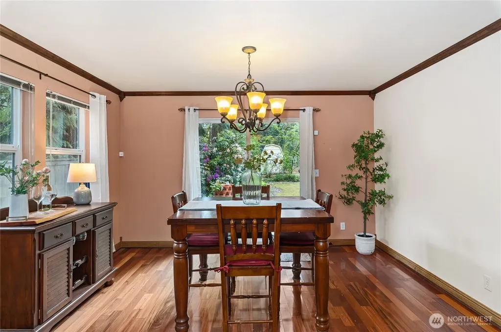 731 E Lakeshore Drive Allyn WA 98524