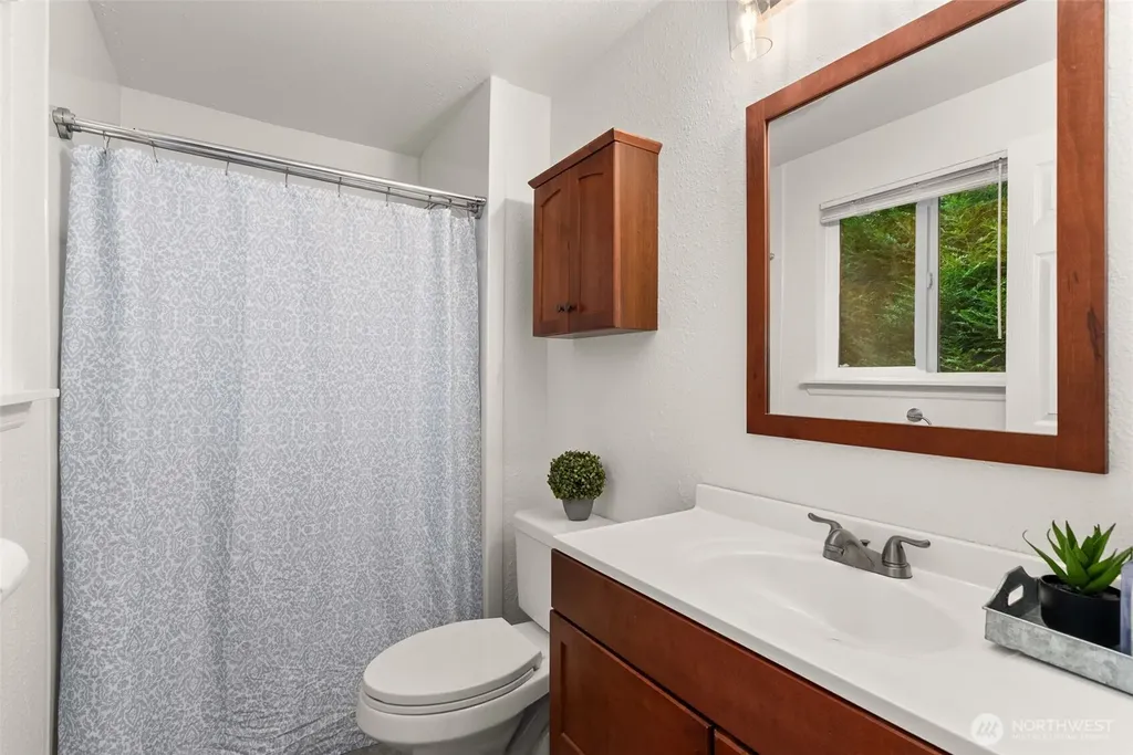 4938 Hilton Road NE Olympia WA 98516