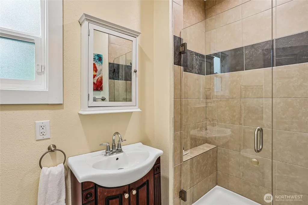8609 55th Avenue S Seattle WA 98118