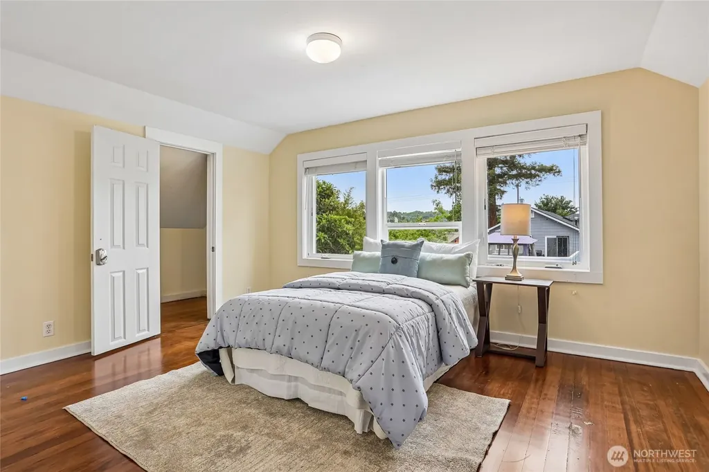 8609 55th Avenue S Seattle WA 98118