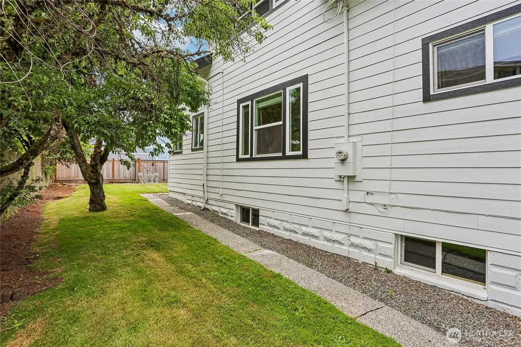 8609 55th Avenue S Seattle WA 98118