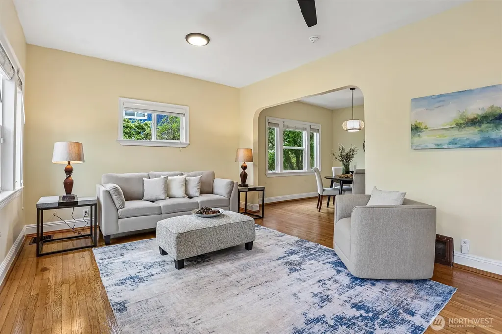 8609 55th Avenue S Seattle WA 98118