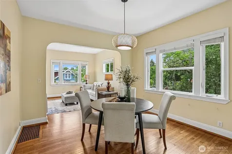 8609 55th Avenue S Seattle WA 98118