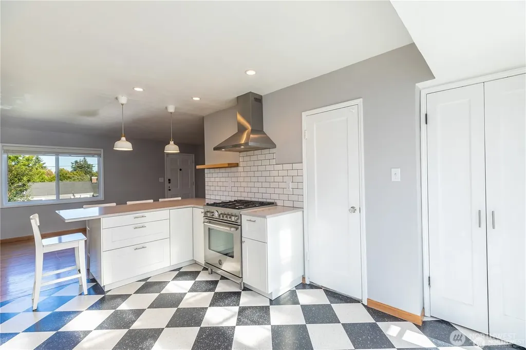 8601 36th Avenue SW Seattle WA 98126