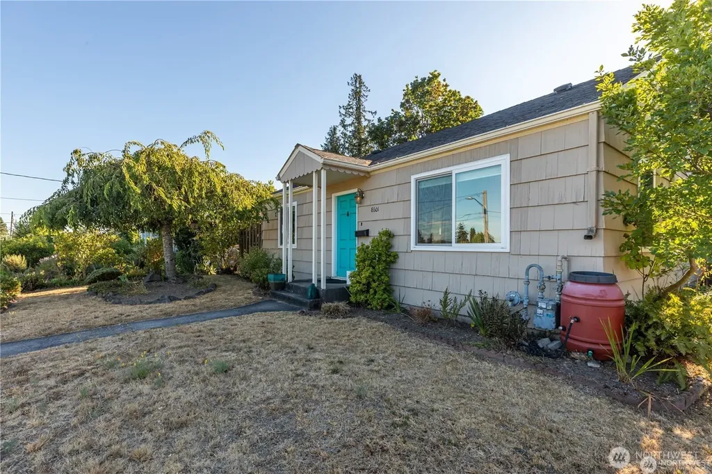 8601 36th Avenue SW Seattle WA 98126