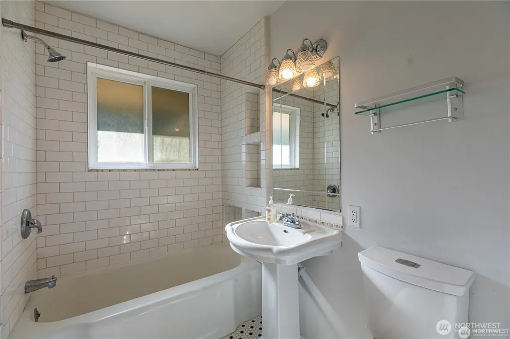 8601 36th Avenue SW Seattle WA 98126