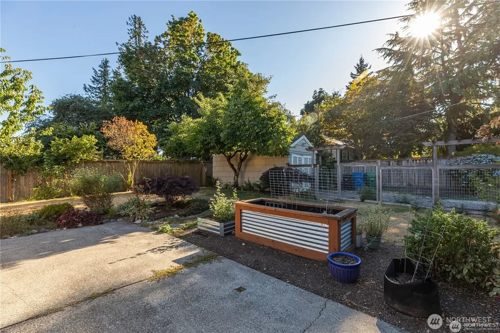8601 36th Avenue SW Seattle WA 98126