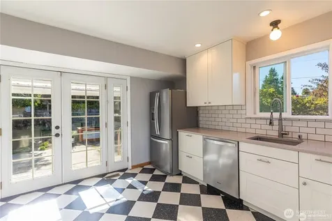 8601 36th Avenue SW Seattle WA 98126