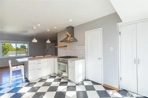 8601 36th Avenue SW Seattle WA 98126