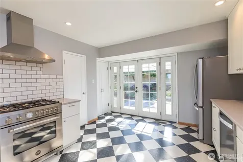 8601 36th Avenue SW Seattle WA 98126