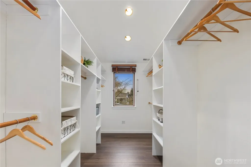4003 E Newton Street Seattle WA 98112