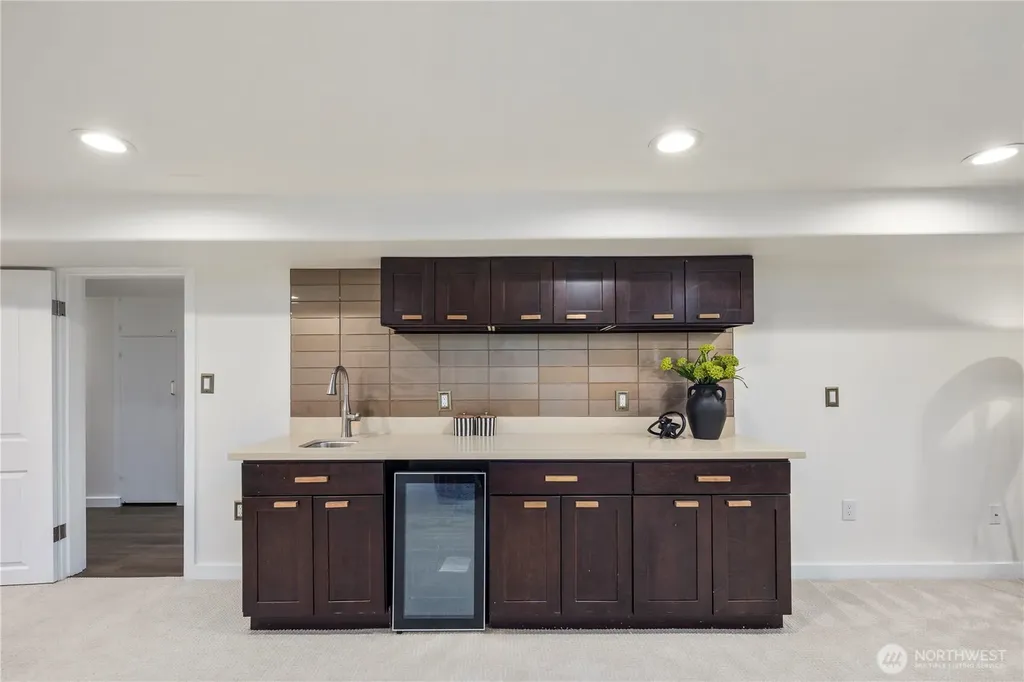 4003 E Newton Street Seattle WA 98112