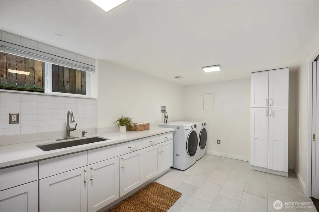 4003 E Newton Street Seattle WA 98112