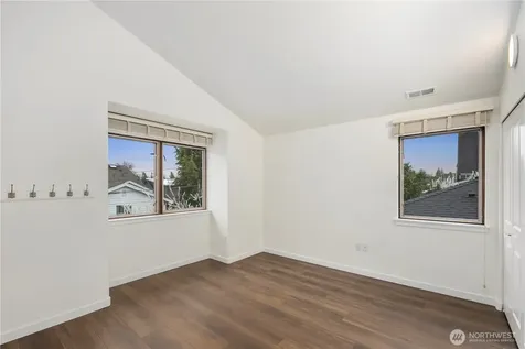 4003 E Newton Street Seattle WA 98112