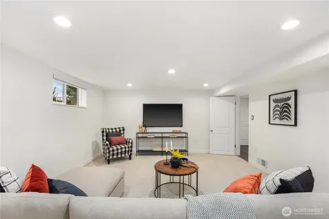 4003 E Newton Street Seattle WA 98112