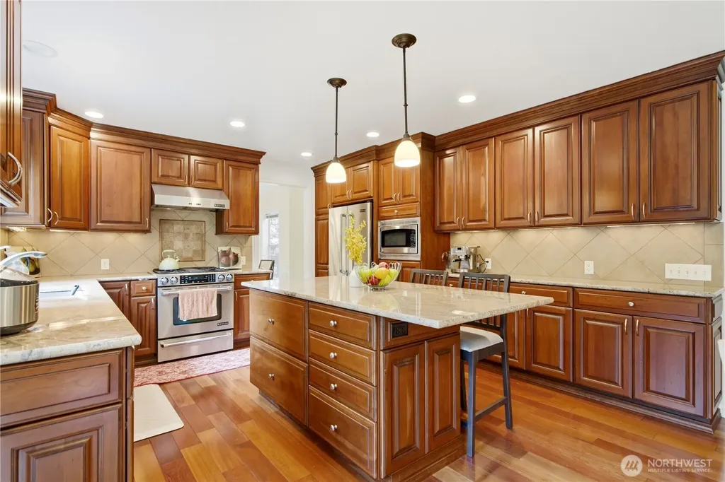 23030 NE 13th Street Sammamish WA 98074