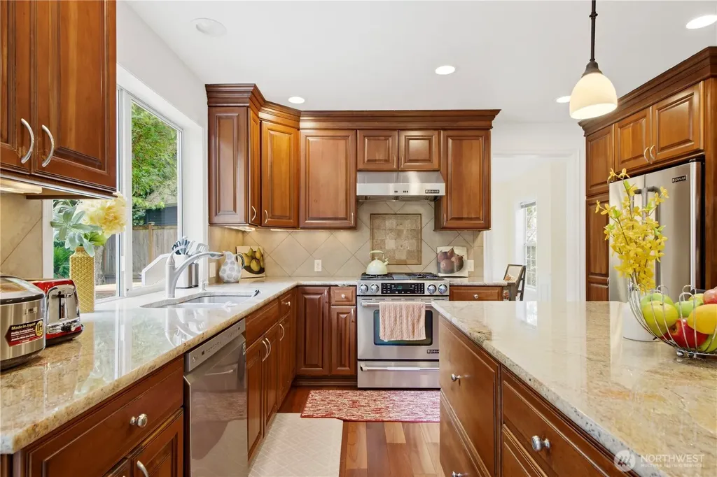 23030 NE 13th Street Sammamish WA 98074