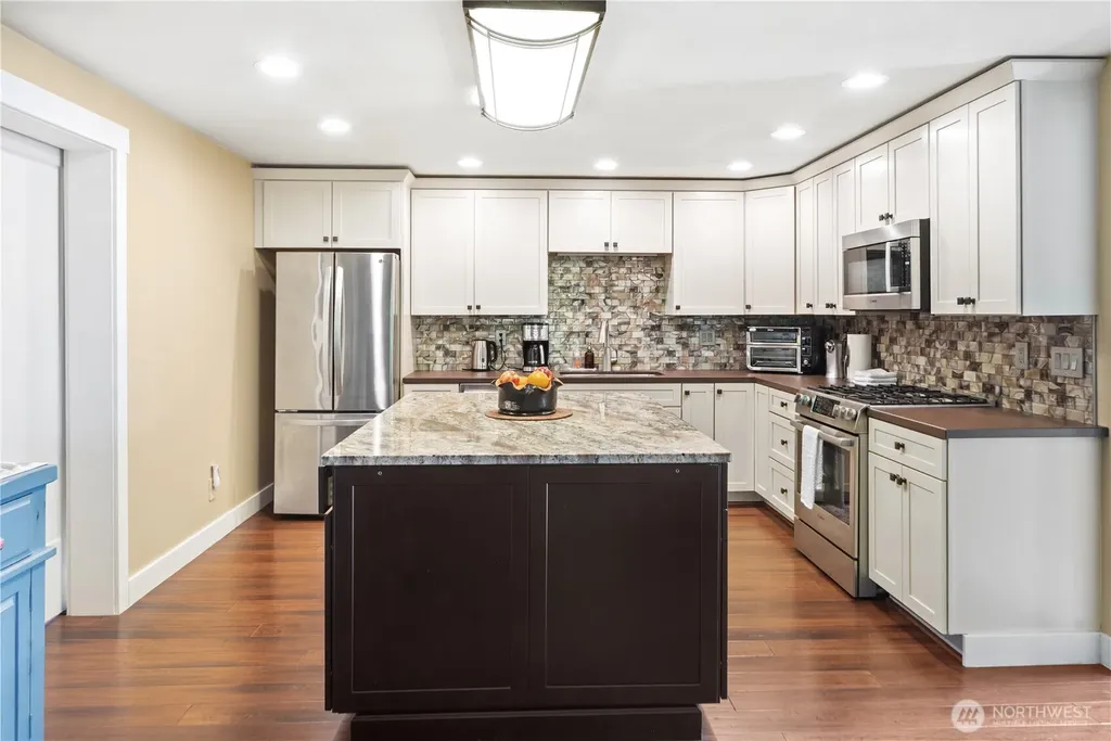 18412 11th Avenue NE Poulsbo WA 98370