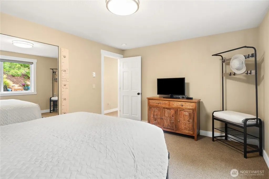 18412 11th Avenue NE Poulsbo WA 98370