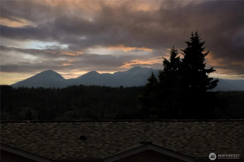 18412 11th Avenue NE Poulsbo WA 98370