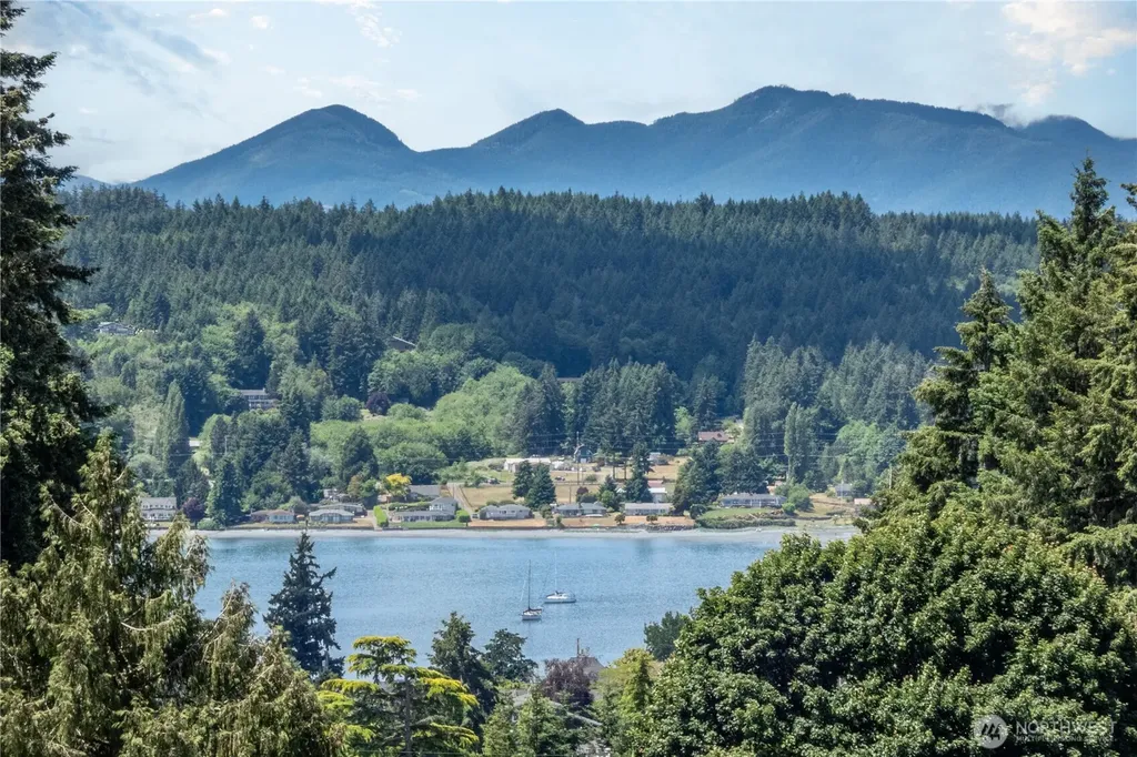 18412 11th Avenue NE Poulsbo WA 98370