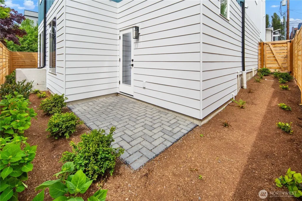 1141 NW 57th Street Seattle WA 98107