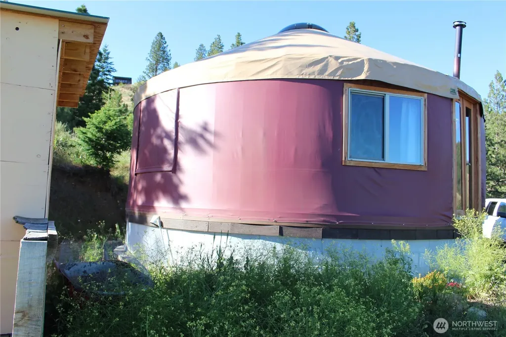 9750 Nahahum Canyon Road Cashmere WA 98815