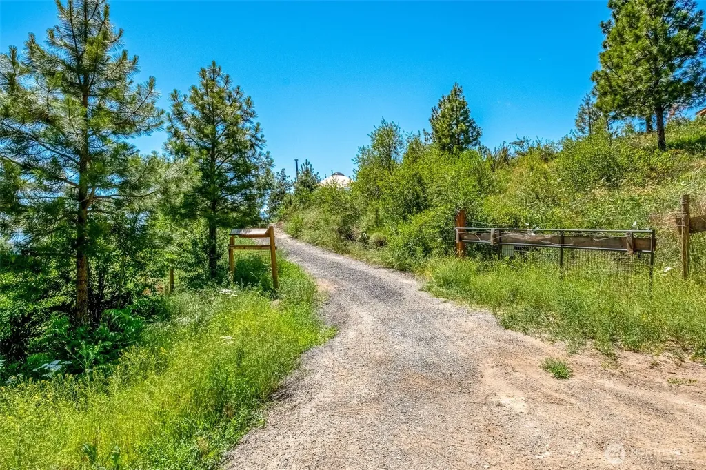 9750 Nahahum Canyon Road Cashmere WA 98815