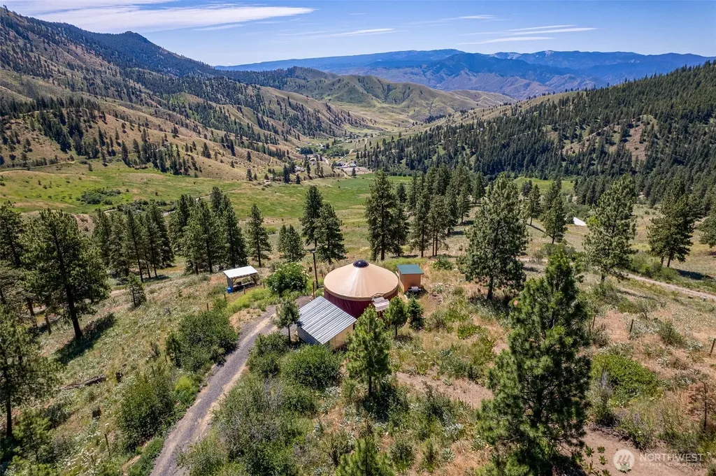 9750 Nahahum Canyon Road Cashmere WA 98815